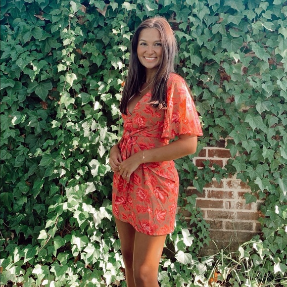 Dress. Worn once. - Picture 4 of 4